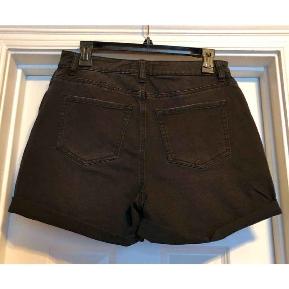 BLACK TAPE - NWT - L Sz 28 Slim-Fit Mom Jean Shorts in Black Wash. So cute! - Picture 4 of 14